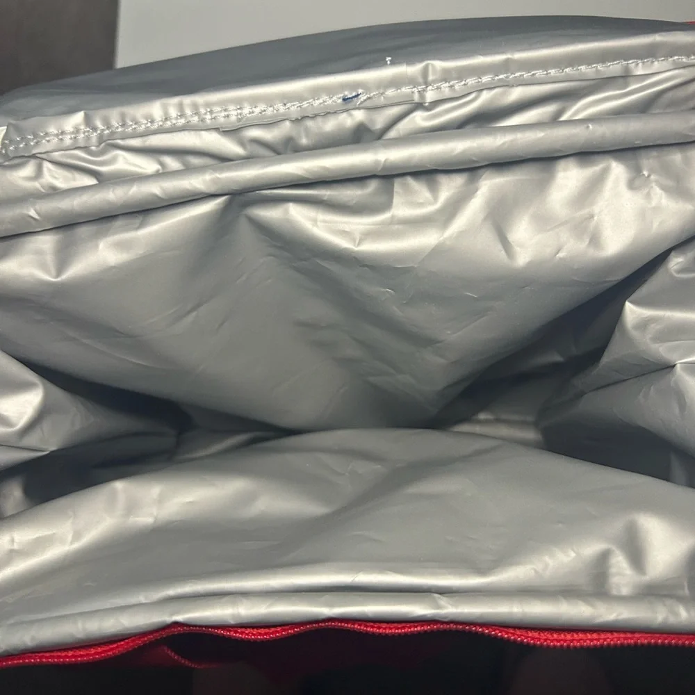 Mickey Mouse Insulated Cooler Bag - Picture 4 of 8